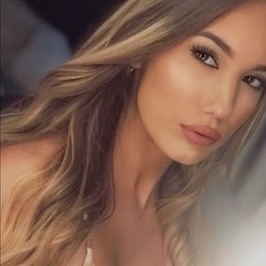 Meet your Posher, Evelyn